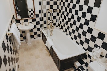 Cwrt Bleddyn Hotel & Spa