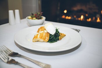 Cwrt Bleddyn Hotel & Spa