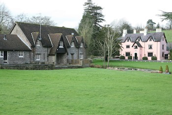 Cwrt Bleddyn Hotel & Spa