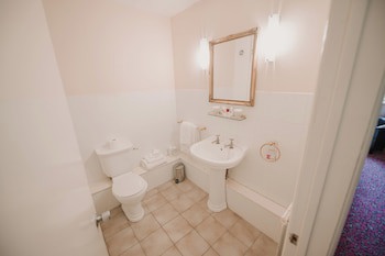 Cwrt Bleddyn Hotel & Spa