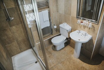 Cwrt Bleddyn Hotel & Spa