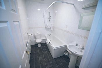 Cwrt Bleddyn Hotel & Spa