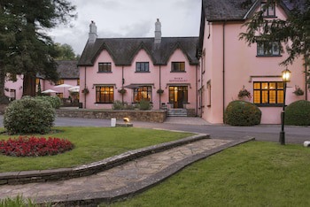 Cwrt Bleddyn Hotel & Spa