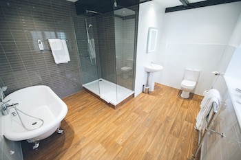 Cwrt Bleddyn Hotel & Spa