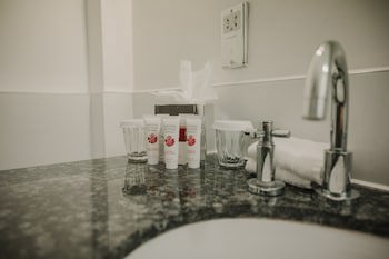 Cwrt Bleddyn Hotel & Spa
