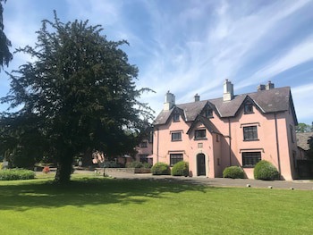 Cwrt Bleddyn Hotel & Spa
