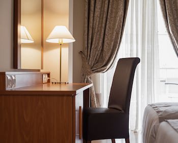 Acropolis Select Hotel