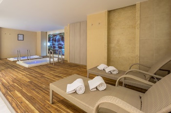 Ghl Hotel Capital