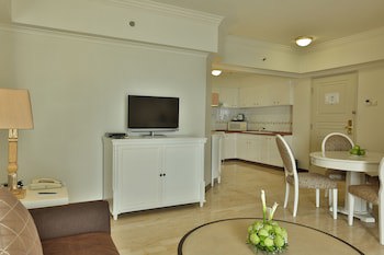 Aryaduta Suites Semanggi