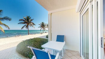 Wyndham Reef Resort Grand Cayman