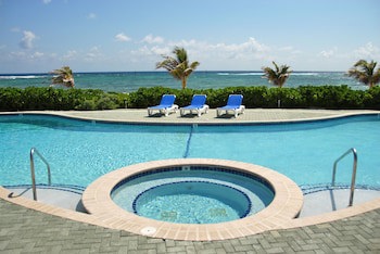 Wyndham Reef Resort Grand Cayman