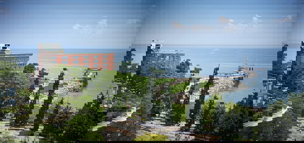 Waterfront Hotel Downtown Burlington