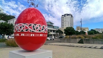 Bay Plaza Hotel