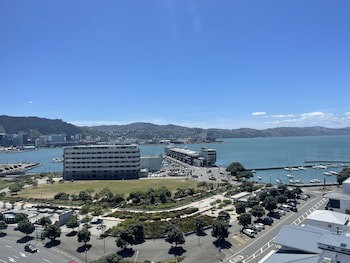Bay Plaza Hotel
