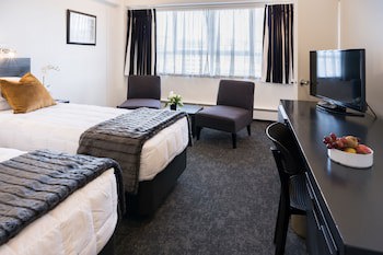 Bay Plaza Hotel