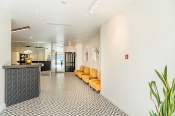 Bay Plaza Hotel