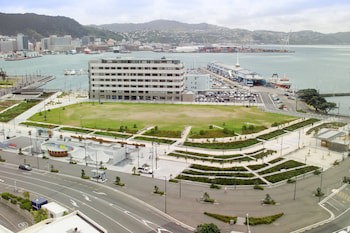 Bay Plaza Hotel