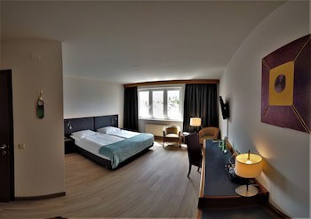 Skycity Hotel Atrigon