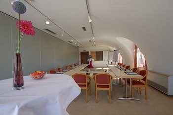 Skycity Hotel Atrigon