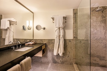 Four Seasons Hotel Bogota