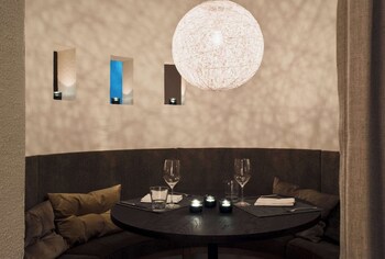 Glo Hotel Art
