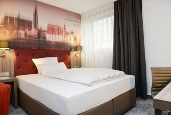 Atrium im Park Hotel Regensburg fotoğrafı