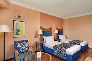 Cama Hotel