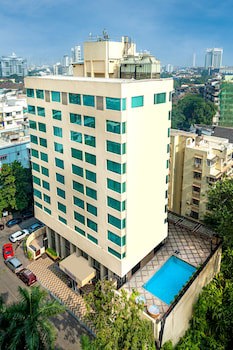 Fariyas Hotel