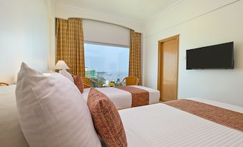 Fariyas Hotel