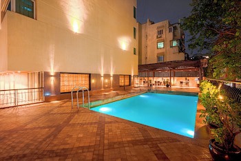 Fariyas Hotel