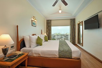 Fariyas Hotel