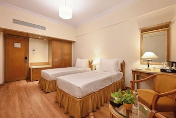 Fariyas Hotel