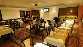 Fariyas Hotel