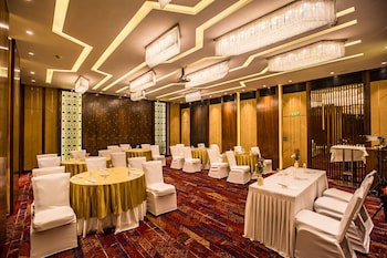 Fariyas Hotel