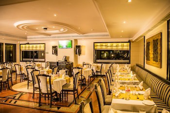 Fariyas Hotel