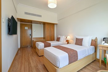 Fariyas Hotel