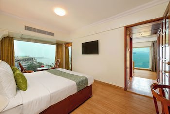 Fariyas Hotel