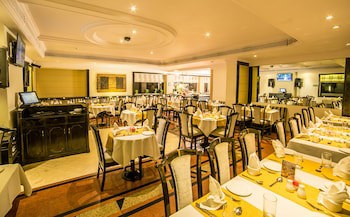 Fariyas Hotel