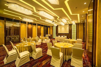 Fariyas Hotel
