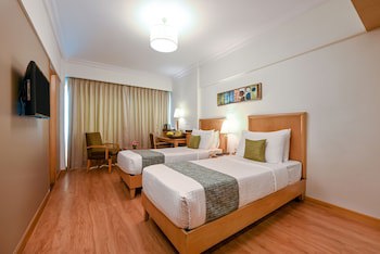 Fariyas Hotel