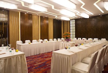 Fariyas Hotel
