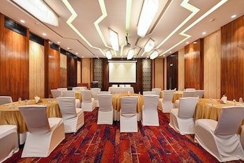 Fariyas Hotel