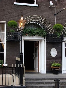 Russell Court Hotel
