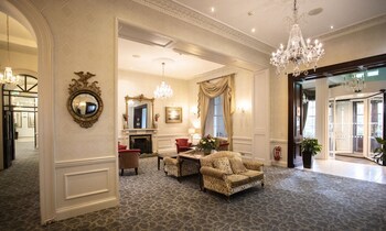 Grand Hotel