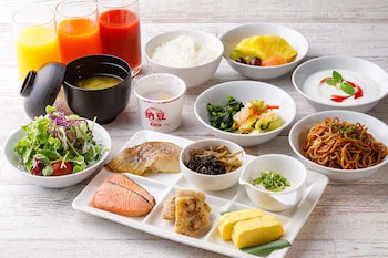 Shin-Osaka Esaka Tokyu Rei Hotel