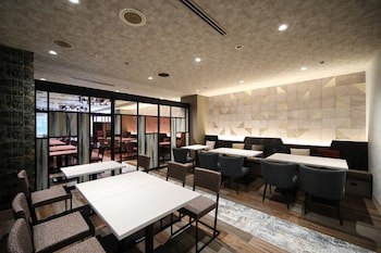 Shin-Osaka Esaka Tokyu Rei Hotel