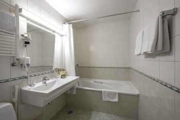 Grata By Centrum Hotels