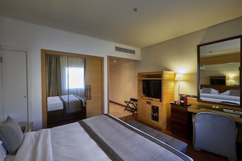 Coral Beach Hotel And Resort Beirut