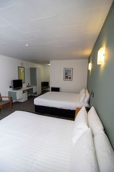 The Avenue Hotel