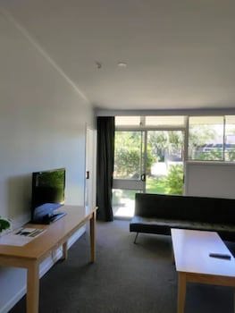 The Avenue Hotel